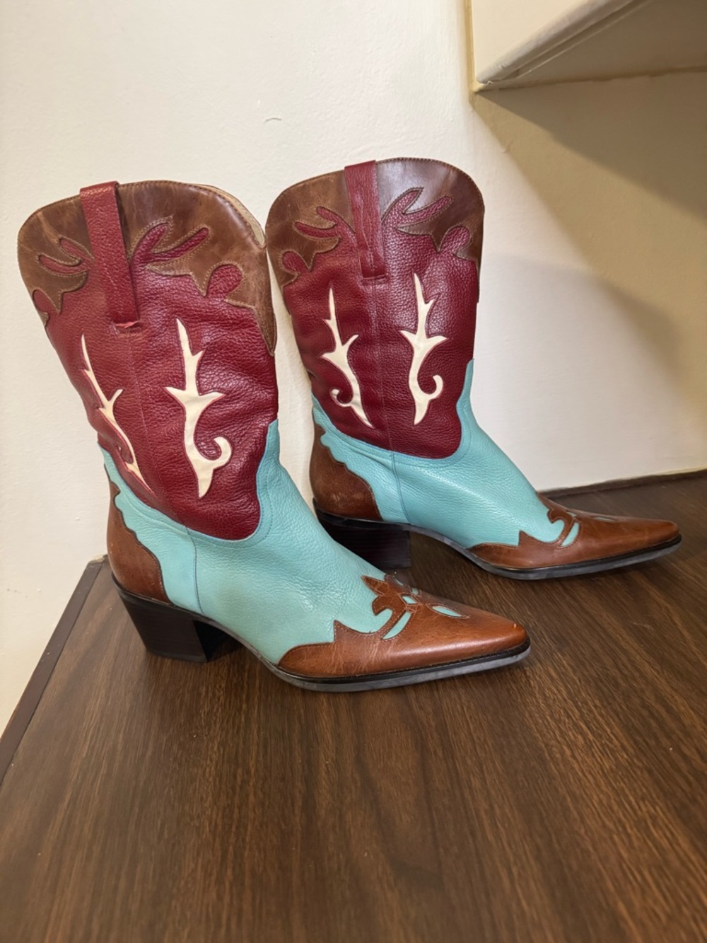 Matisse Leather Western Cowgirl Boots Sz 7.5 Turquoise Red & Brown flame style